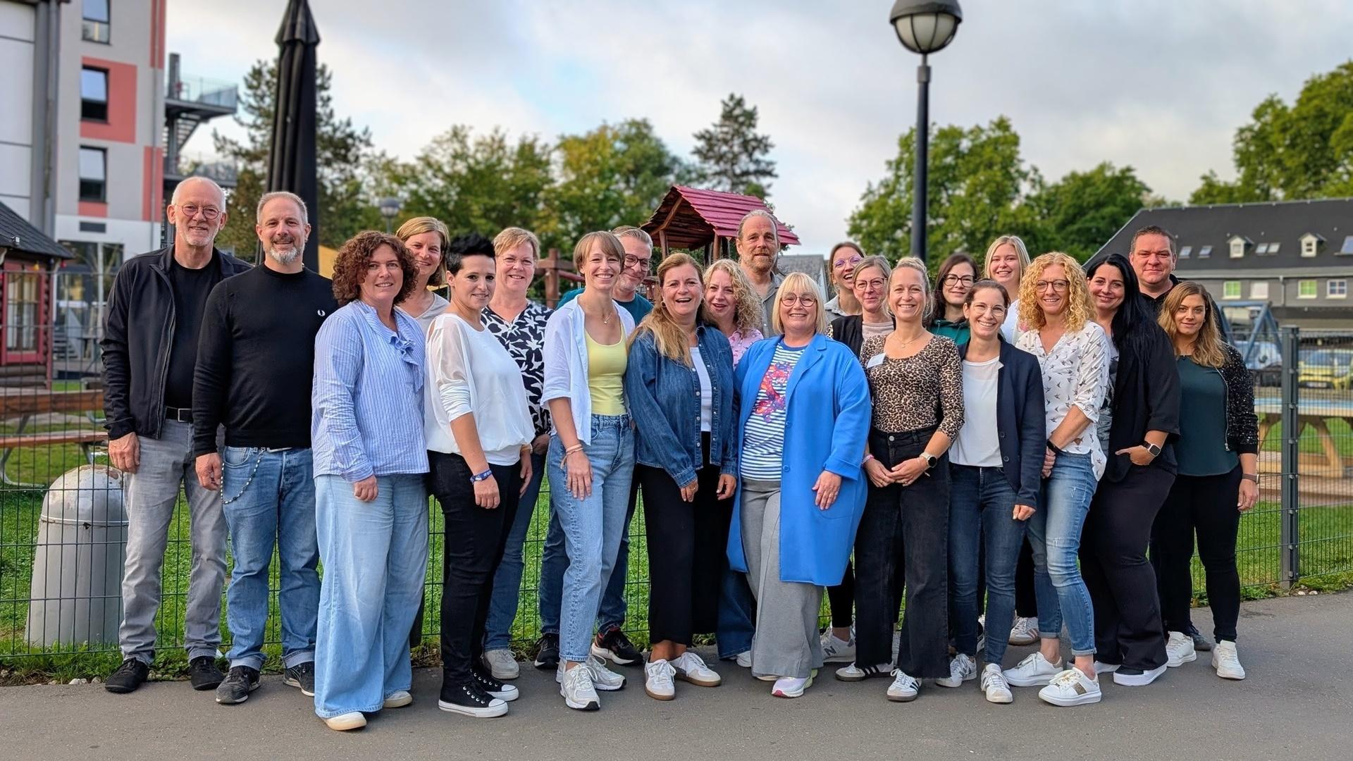 Teilnehmer*innen der Qualifizierung zu Multiplikator*innen für Partizipation bei der Auftaktveranstaltung im September.